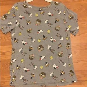 Looney Tunes grey tee shirt.